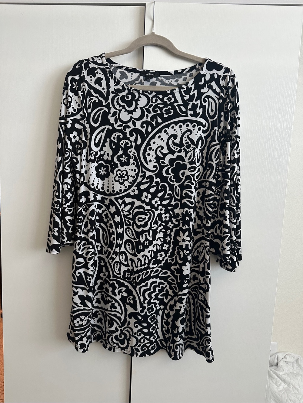 Alfani Black & White Paisley Long-Sleeve Tunic